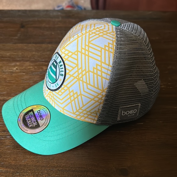 Beer mile hat. NWOT. Never been worn. Great condition. - Picture 4 of 4